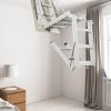 Scale retrattili rigide per soffitte e sottotetti ACI quattro segmenti in fase di apertura