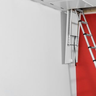 Scala retrattile per spazi ridotti con limitato ingombro